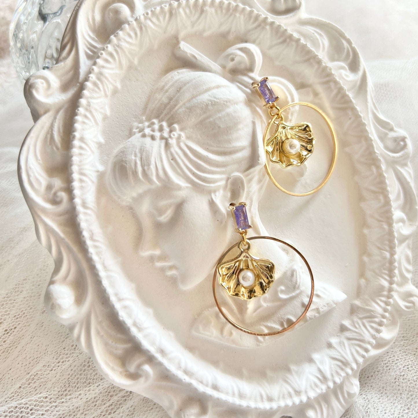 Mermaidland.offical Earrings Shell With Pearl In The Circle