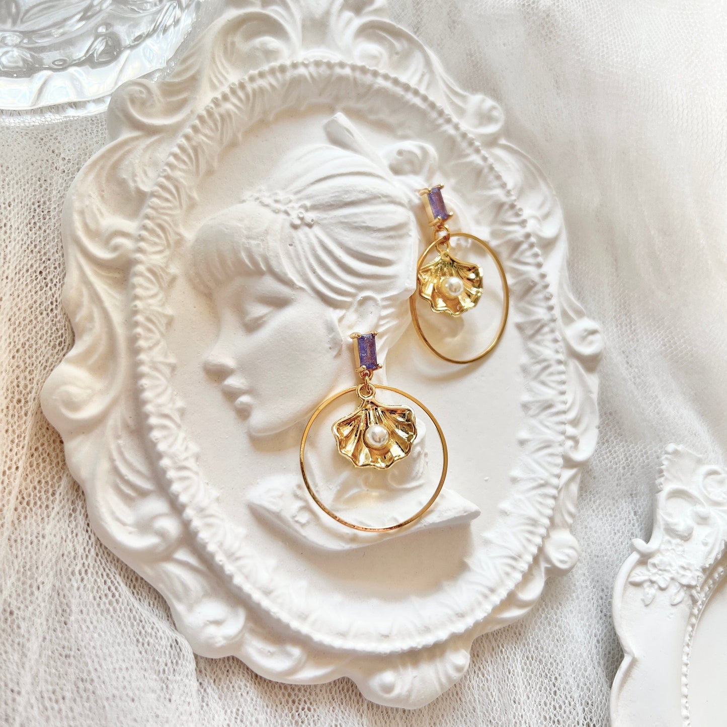 Mermaidland.offical Earrings Shell With Pearl In The Circle